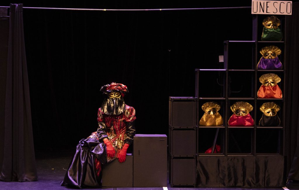 Sur les planches de théâtre, le touloulou révèle la femme&nbsp;libre